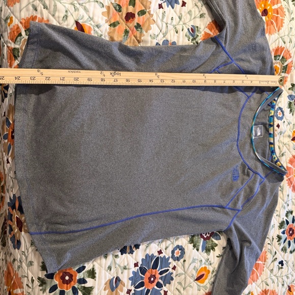 The North Face Long Sleeve Performance Base Layer Gray w/ Blue‎ Stitching Size L - Picture 7 of 9